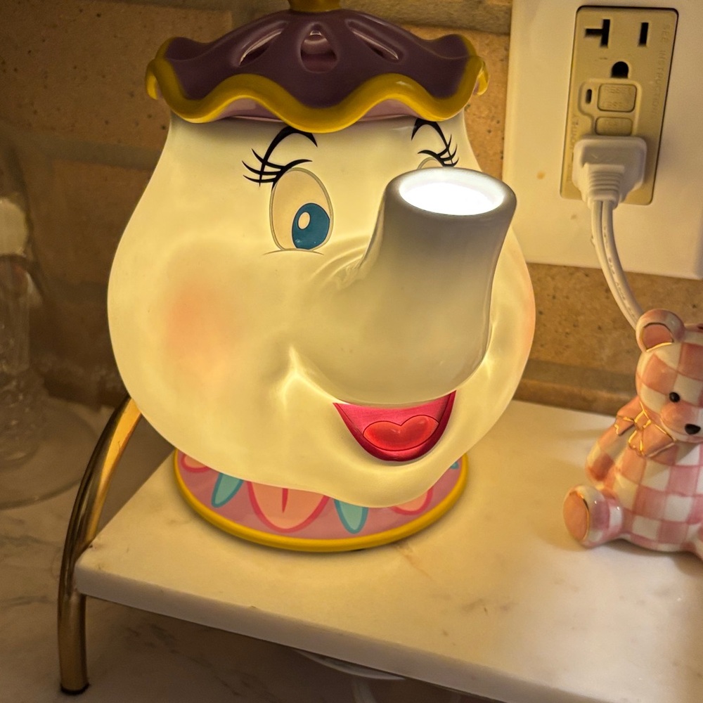 Mrs. Potts Teapot Lamp